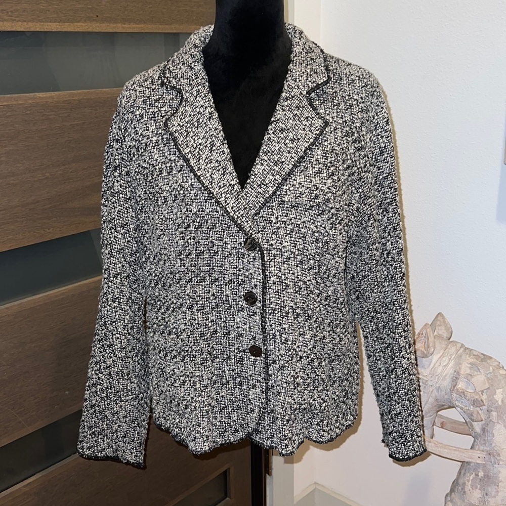 Chico’s twill black white speckled suit jacket 3 button Sz XXL